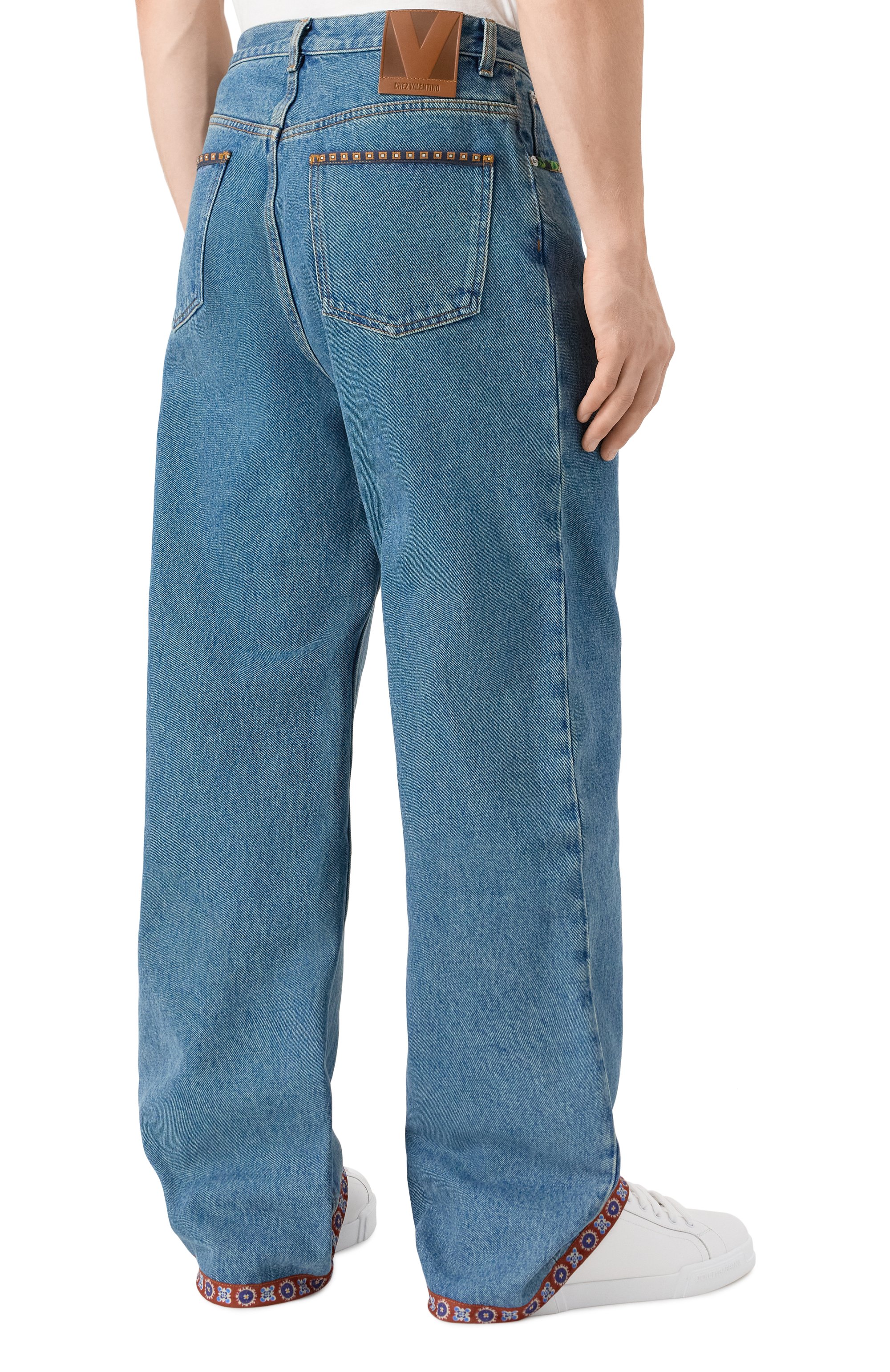 Джинсы VALENTINO синего цвета по цене 139500 руб., арт. 7V3DE04R/B0W, фото 4 Джинсы VALENTINO, арт. 7V3DE04R/B0W, фото 4