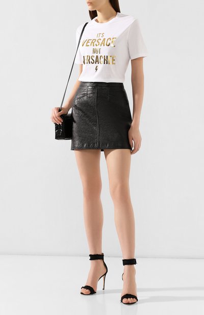 Хлопковая футболка VERSACE белого цвета по цене 31700 руб., арт. A83851/A201952, фото 2 Хлопковая футболка VERSACE, арт. A83851/A201952, фото 2