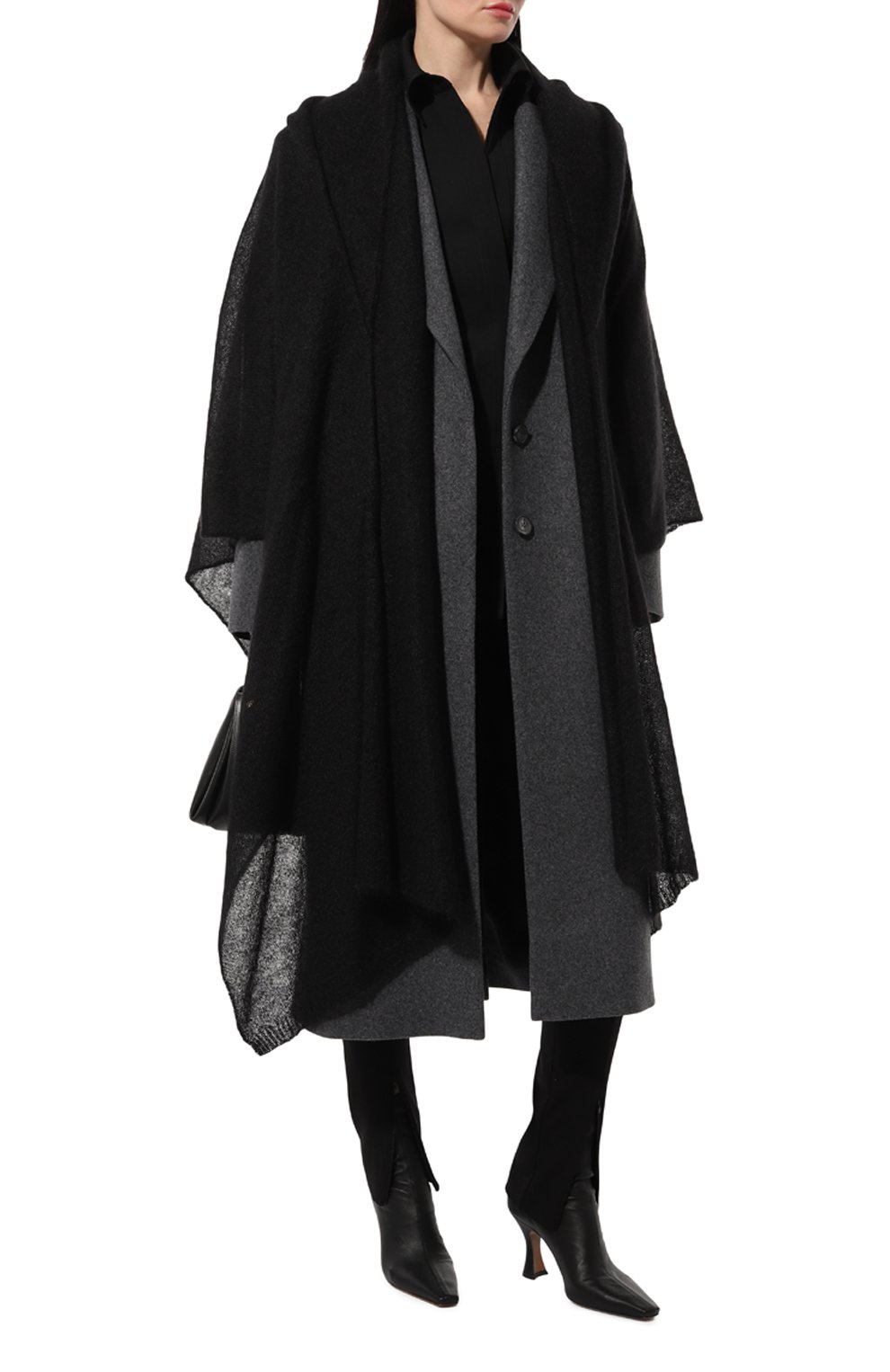 Шерстяная накидка FREEAGE черного цвета по цене 35000 руб., арт. W22.SC003.5080.900, фото 2 Шерстяная накидка FREEAGE, арт. W22.SC003.5080.900, фото 2