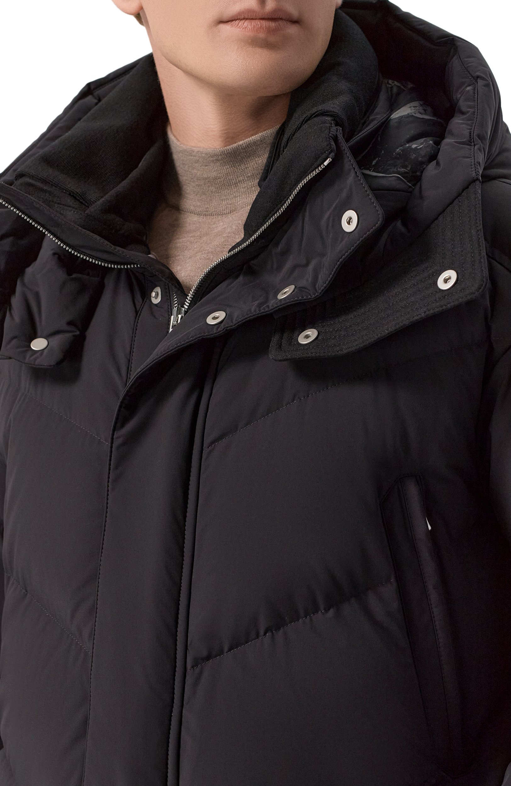Пуховик KITON черного цвета по цене 683000 руб., арт. UGK211AK0269L, фото 5 Пуховик KITON, арт. UGK211AK0269L, фото 5