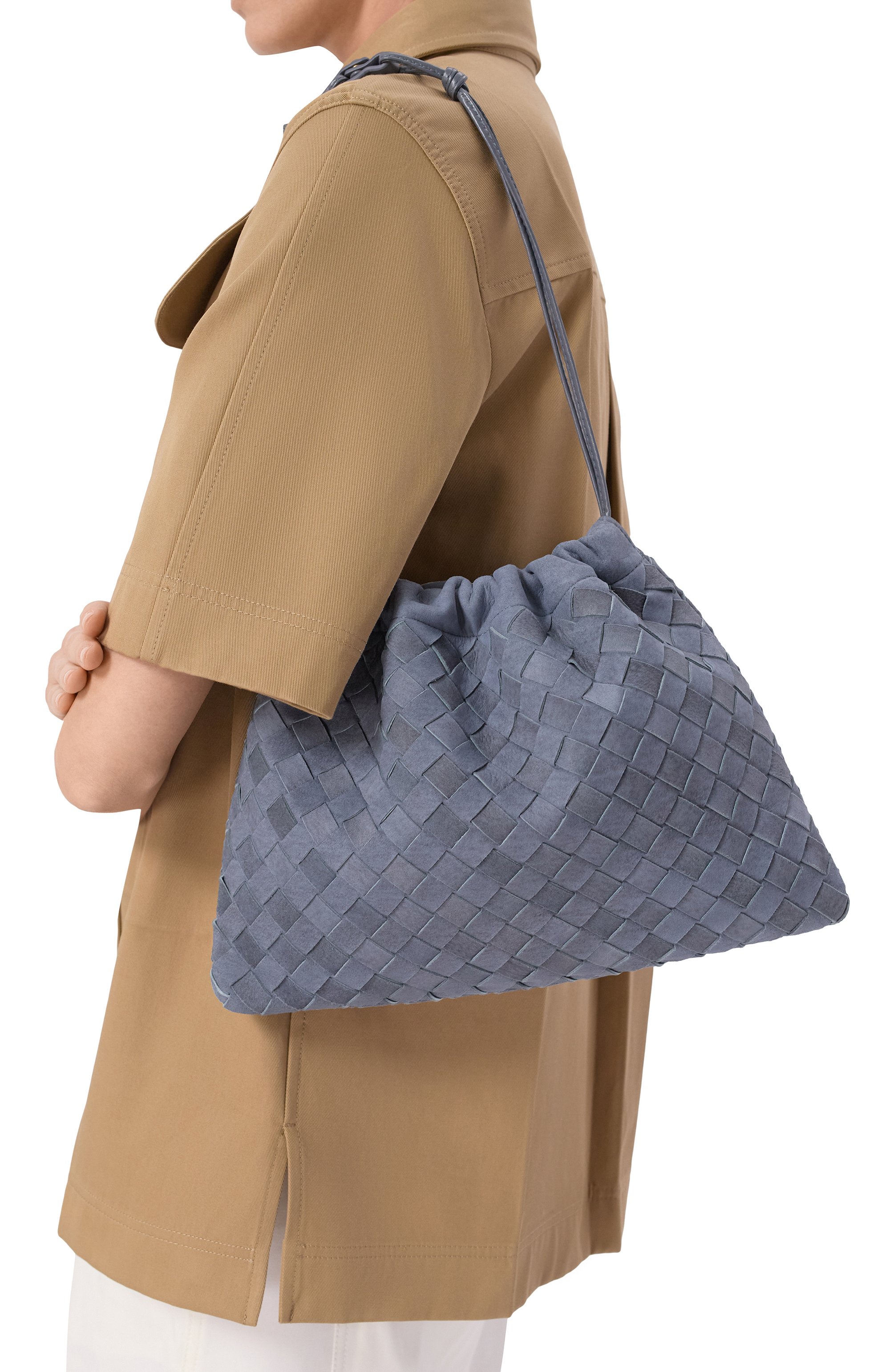 Сумка dustbag medium BOTTEGA VENETA серого цвета по цене 288500 руб., арт. 796728/V6FQ1, фото 2 Сумка dustbag medium BOTTEGA VENETA, арт. 796728/V6FQ1, фото 2