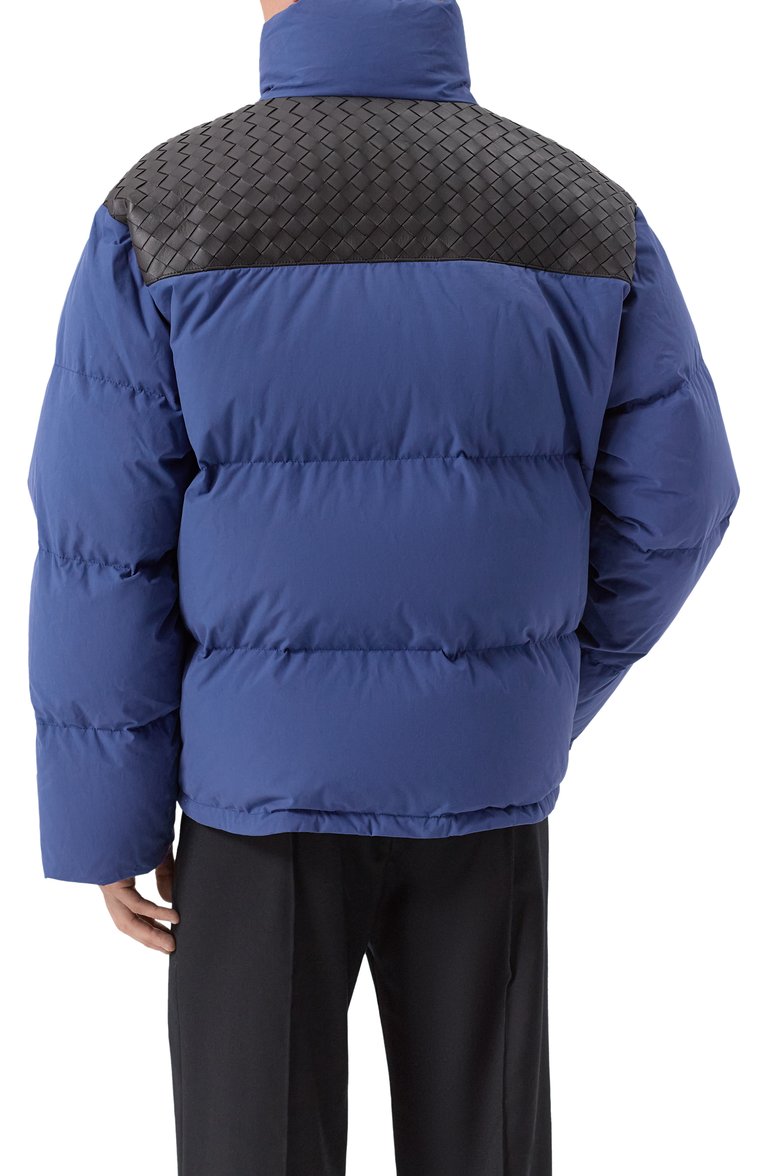 Мужская пуховик BOTTEGA VENETA голубого цвета, арт. 815198/V1LE0 | Фото 4 (Рукава: Длинные; Длина (верхняя одежда): Короткие; Материал подклада: Хлопок; Материал внешний: Хлопок; Кросс-КТ: Пуховик; Стили: Кэжуэл; Мужское Кросс-КТ: пуховик-короткий)