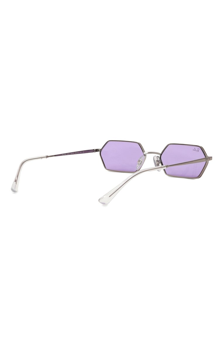 Женские солнцезащитные очки RAY-BAN фиолетового цвета, арт. 3728-004/1A | Фото 4 (Региональные ограничения белый список (Axapta Mercury): Не проставлено; Нос: Не проставлено; Материал: Металл; Тип очков: С/з; Оптика Гендер: оптика-женское; Очки форма: Прямоугольные)