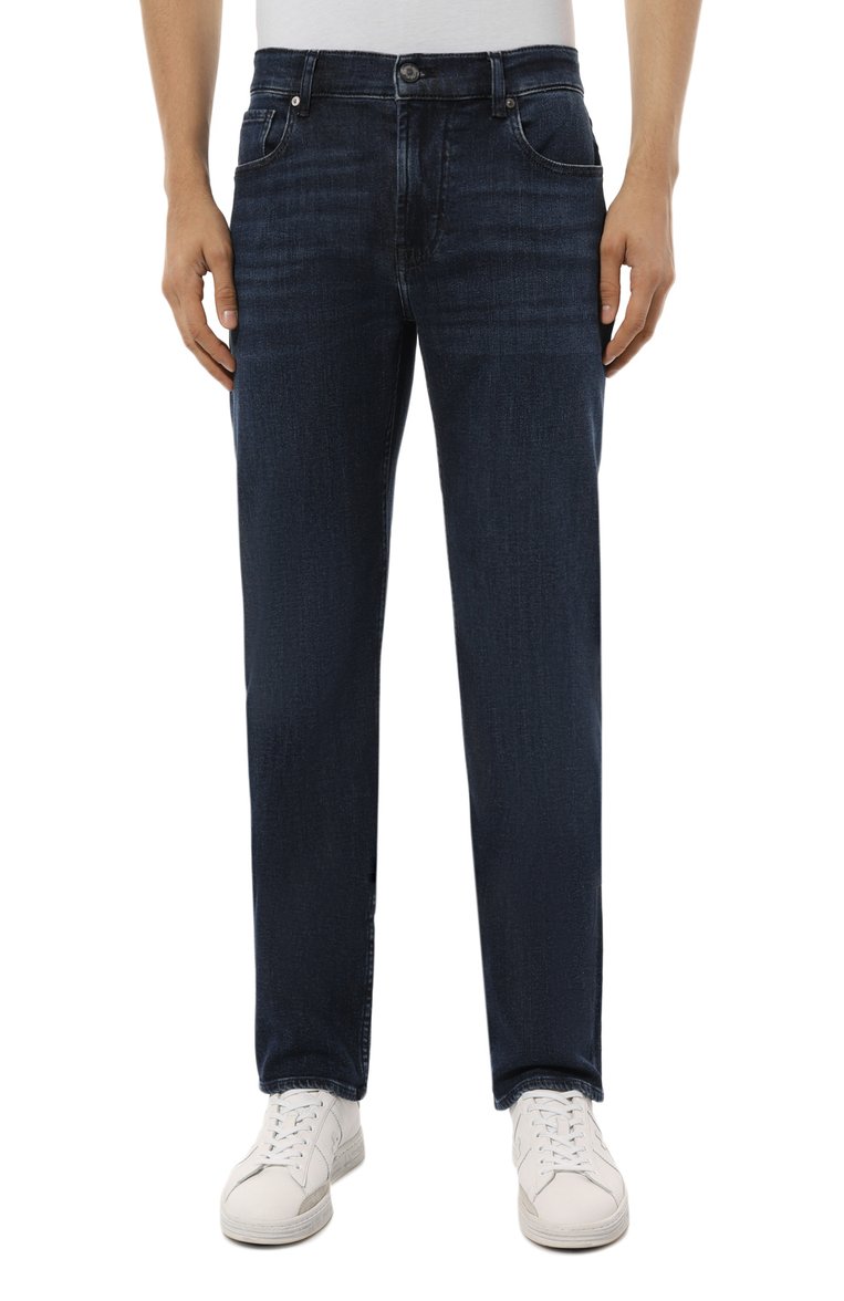 Мужские джинсы standard 7 FOR ALL MANKIND темно-синего цвета, арт. JSMNE050GL | Фото 3 (Длина (брюки, джинсы): Стандартные; Материал внешний: Хлопок, Деним; Кросс-КТ: Деним; Силуэт М (брюки): Прямые; Детали: Делаве; Стили: Повседневный; Автоматизация состава: Проставлено; Автоматизация ТО: Проставлено)