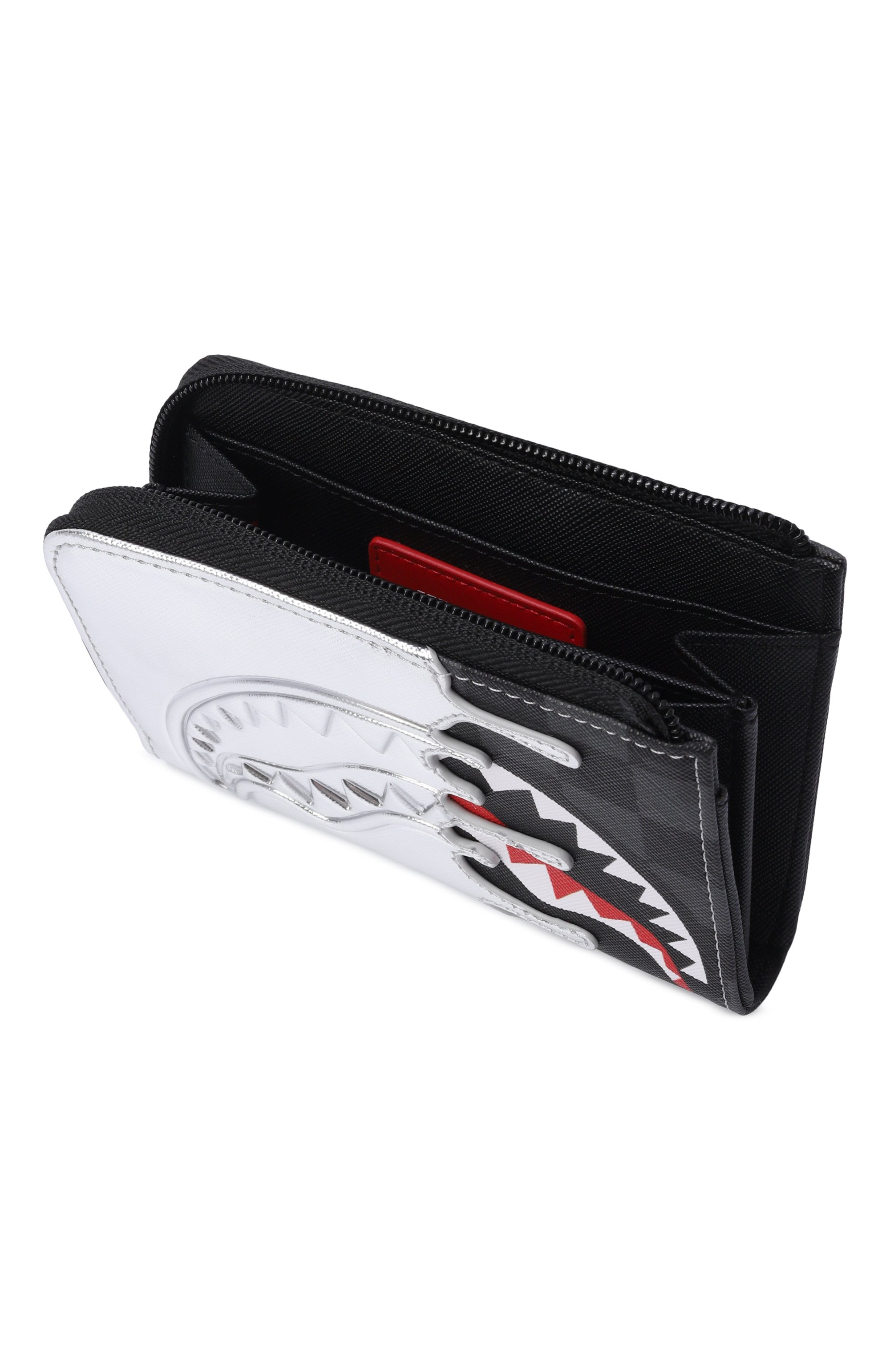 Кошелек silver side drip black check SPRAYGROUND серебряного цвета по цене 8800 руб., арт. 910W8931NSZ/SILVER SIDE DRIP BLACK CHECK WALLET, фото 3 Кошелек silver side drip black check SPRAYGROUND, арт. 910W8931NSZ/SILVER SIDE DRIP BLACK CHECK WALLET, фото 3