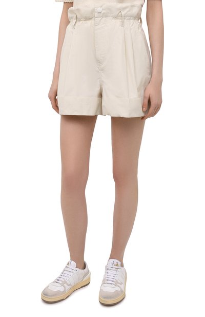 Шорты MONCLER кремового цвета по цене 26350 руб., арт. G1-093-2A747-00-57455, фото 3 Шорты MONCLER, арт. G1-093-2A747-00-57455, фото 3