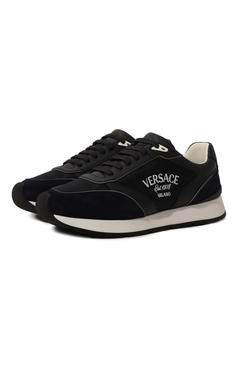 Мужские комбинированные кроссовки VERSACE темно-синего цвета, арт. 1014457/1A00389 | Фото 1 (Материал внутренний: Натуральная кожа; Материал внешний: Текстиль, Натуральная кожа; Подошва: Массивная; Материал утеплителя: Без утеплителя; Стили: Классический; Кросс-КТ: Низкие)