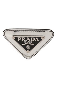 Мужская кожаный значок PRADA серебряного цвета, арт. 2IS061-ZO6-F0118 | Фото 1 (Материал: Натуральная кожа, Металл; Нос: Не проставлено; Материал сплава: Проставлено)