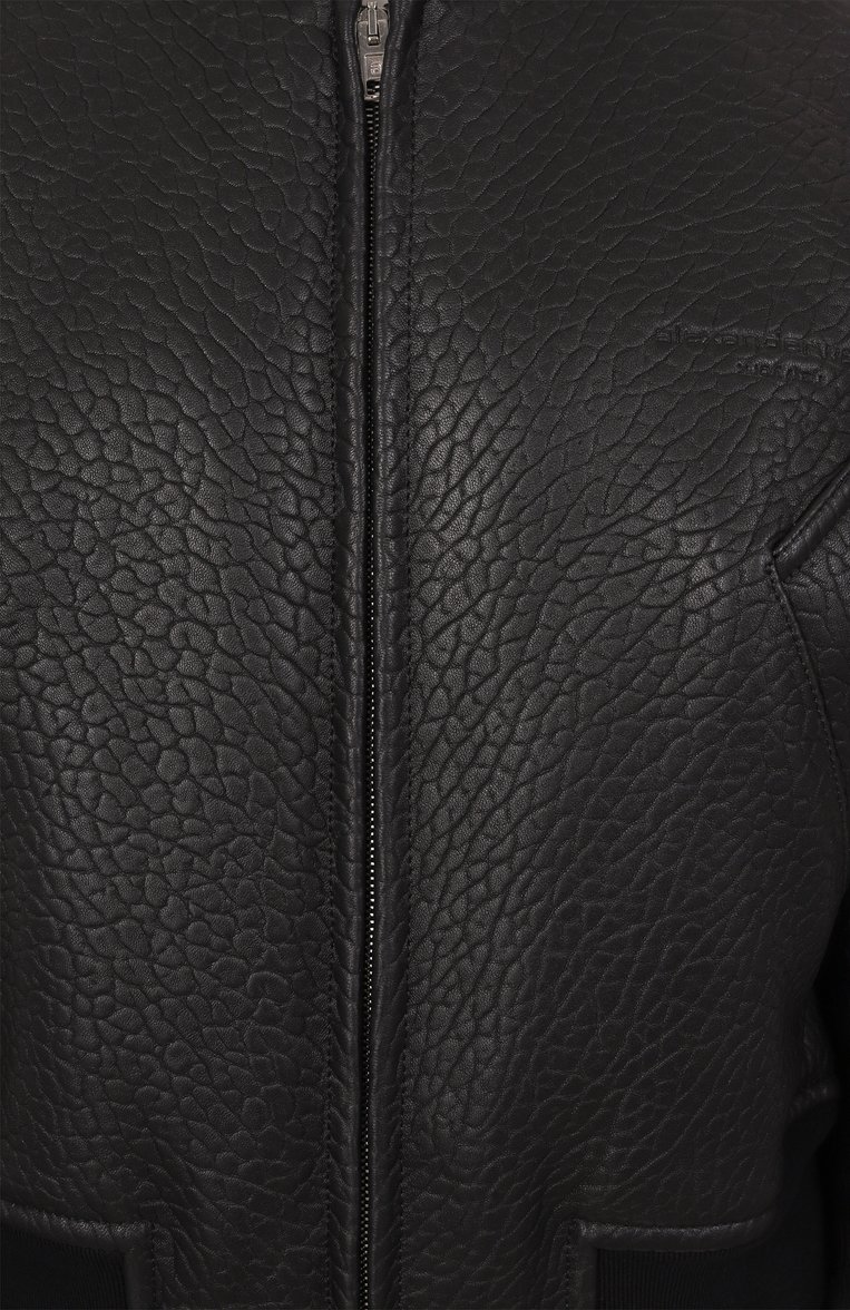 Женский кожаный бомбер ALEXANDER WANG черного цвета, арт. 1WC1252627 | Фото 6 (Материал внешний: Натуральная кожа; Длина (верхняя одежда): Короткие; Материал подклада: Синтетический материал; Рукава: Длинные; Женское Кросс-КТ: Замша и кожа; Кросс-КТ: Куртка; Стили: Кэжуэл)
