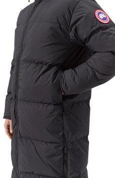 Мужская пуховик lawrence CANADA GOOSE черного цвета, арт. 2800M | Фото 5 (Рукава: Длинные; Материал подклада: Синтетический материал; Материал утеплителя: Пух и перо; Длина (верхняя одежда): До колена; Мужское Кросс-КТ: пуховик-длинный; Стили: Кэжуэл; Материал внешний: Синтетический материал)