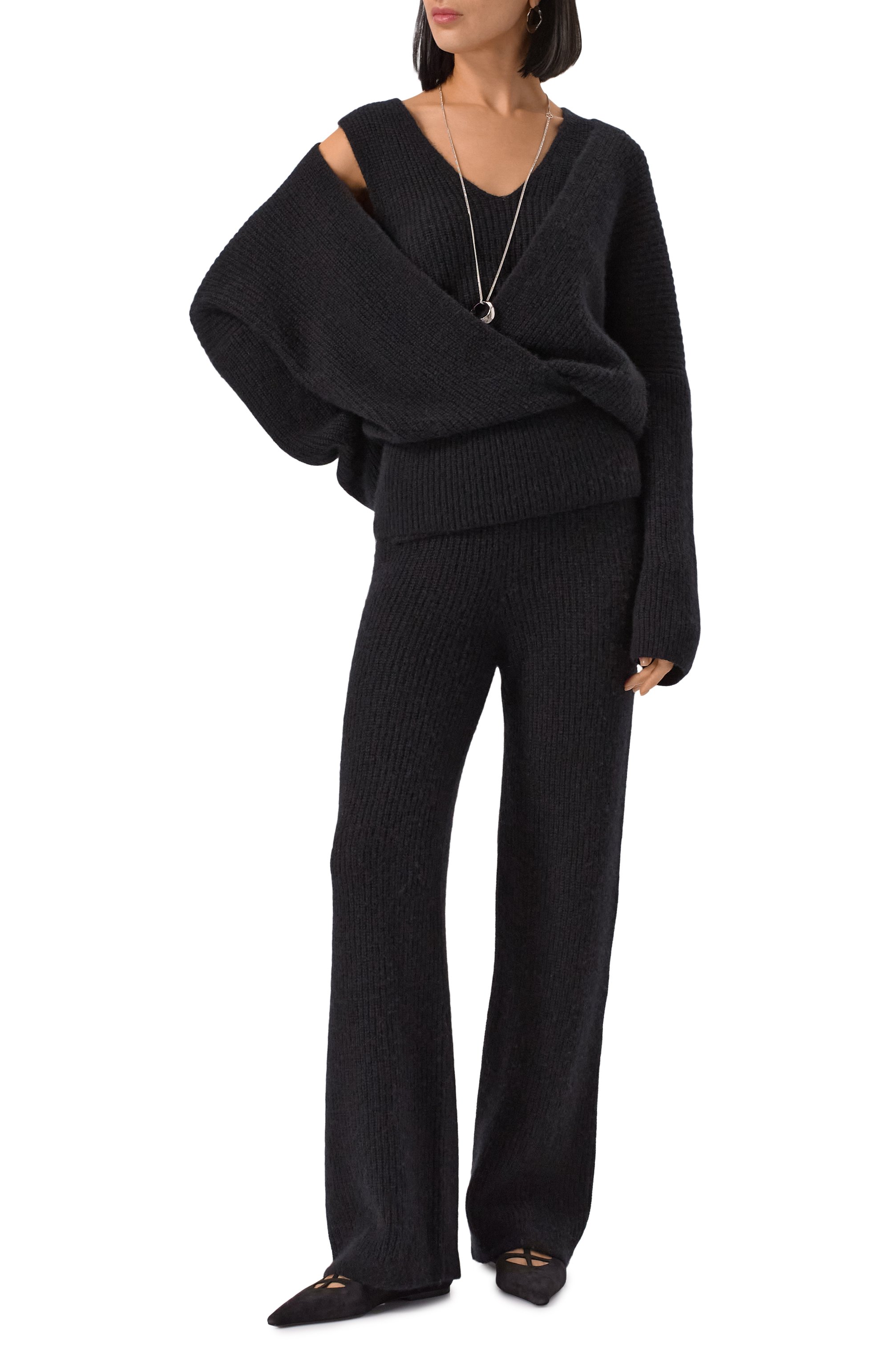 Брюки из шерсти и кашемира MVST черного цвета по цене 175500 руб., арт. WF60-473MU, фото 2 Брюки из шерсти и кашемира MVST, арт. WF60-473MU, фото 2