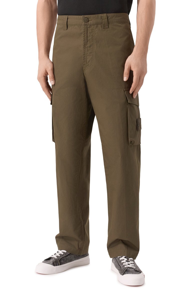 Мужские хлопковые брюки-карго STONE ISLAND хаки цвета, арт. 8115311F1 | Фото 3 (Длина (брюки, джинсы): Стандартные; Материал внешний: Хлопок; Силуэт М (брюки): Карго; Случай: Повседневный; Стили: Кэжуэл)