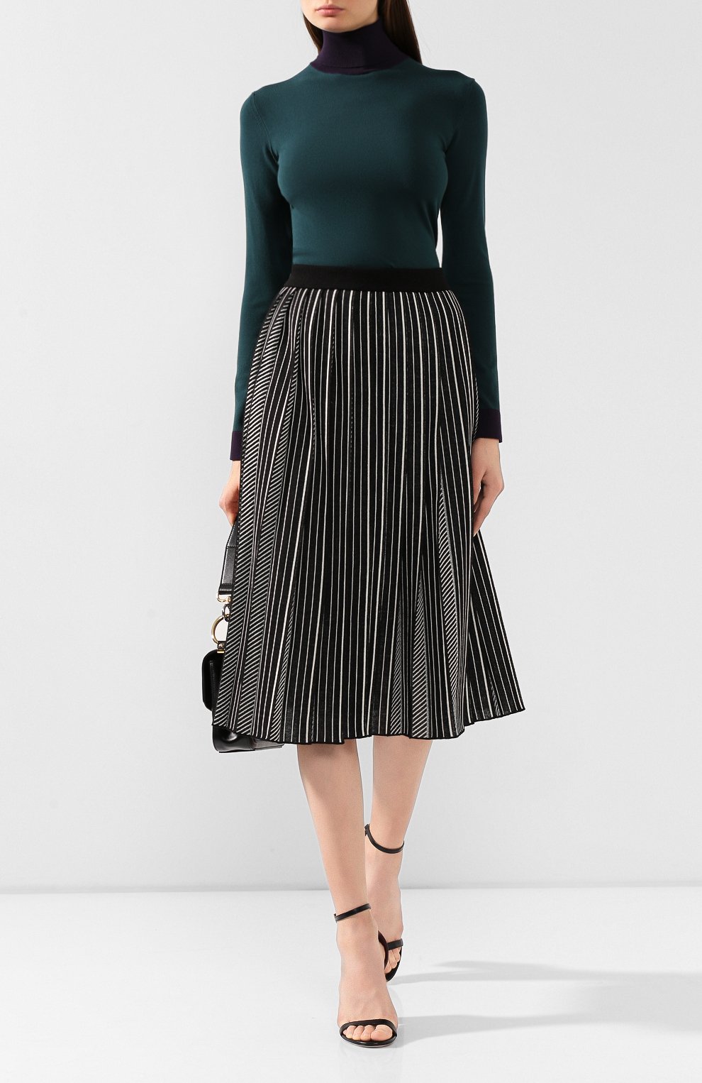 Водолазка из вискозы EMPORIO ARMANI зеленого цвета по цене 25800 руб., арт. 6G2MWZ/2M31Z, фото 2 Водолазка из вискозы EMPORIO ARMANI, арт. 6G2MWZ/2M31Z, фото 2