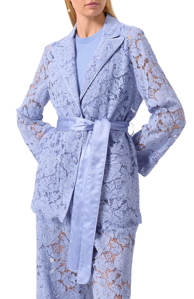 Женский жакет DOLCE & GABBANA голубого цвета, арт. F5R56T/HLM7L | Фото 3 (Материал сплава: Проставлено; Материал внешний: Вискоза, Хлопок; Женское Кросс-КТ: Блуза-одежда; Длина (для топов): Удлиненные; Рукава: Длинные; Принт: Без принта; Драгоценные камни: Проставлено; Стили: Романтичный; Кросс-КТ: костюм)