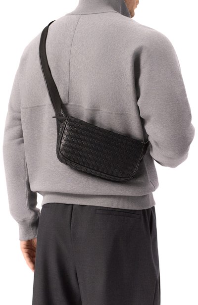 Поясная сумка veneto BOTTEGA VENETA черного цвета по цене 332500 руб., арт. 876334/V6SE0, фото 2 Поясная сумка veneto BOTTEGA VENETA, арт. 876334/V6SE0, фото 2