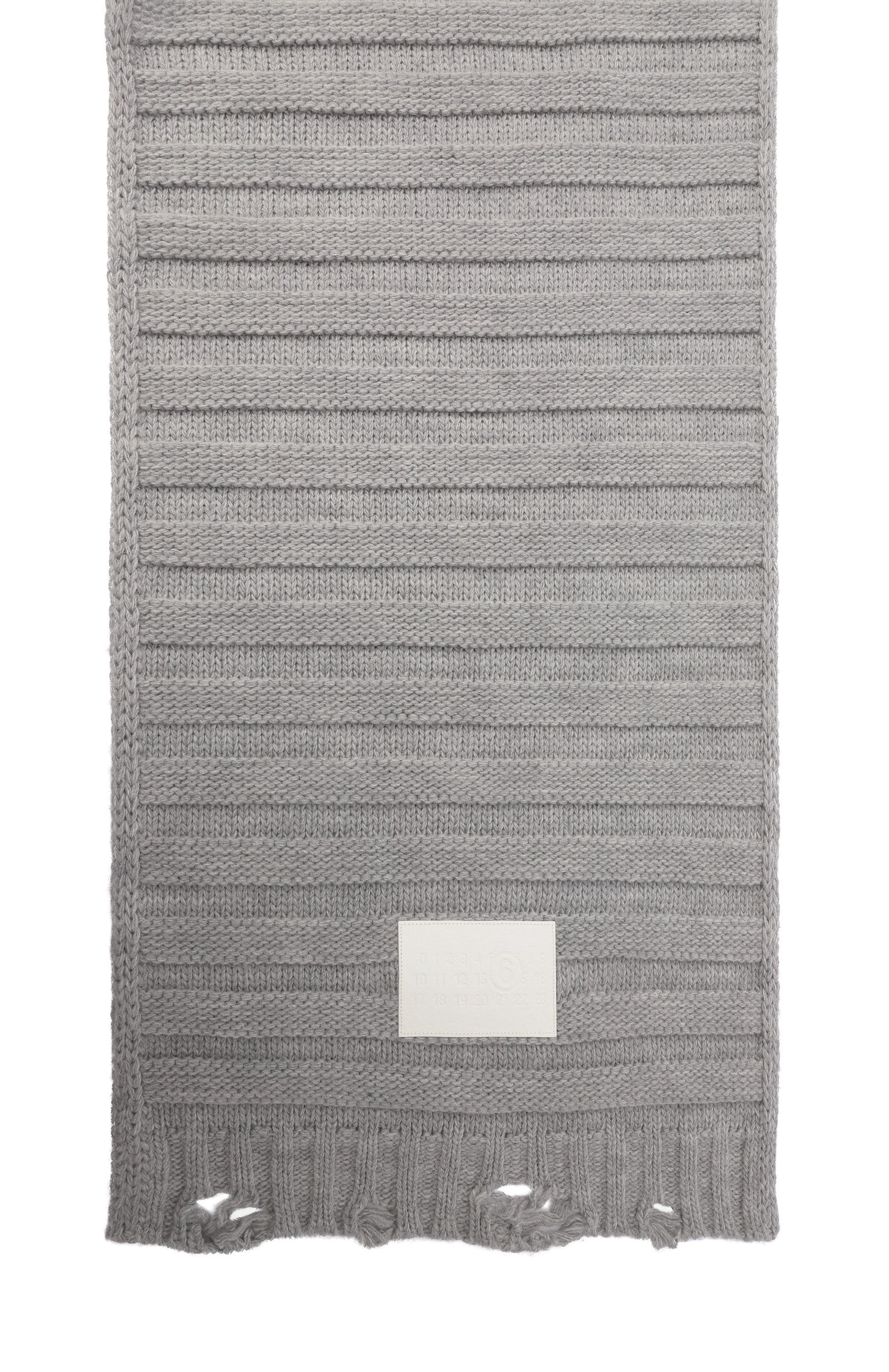 Шарф MM6 серого цвета по цене 45900 руб., арт. S52TE0054/M13040, фото 4 Шарф MM6, арт. S52TE0054/M13040, фото 4