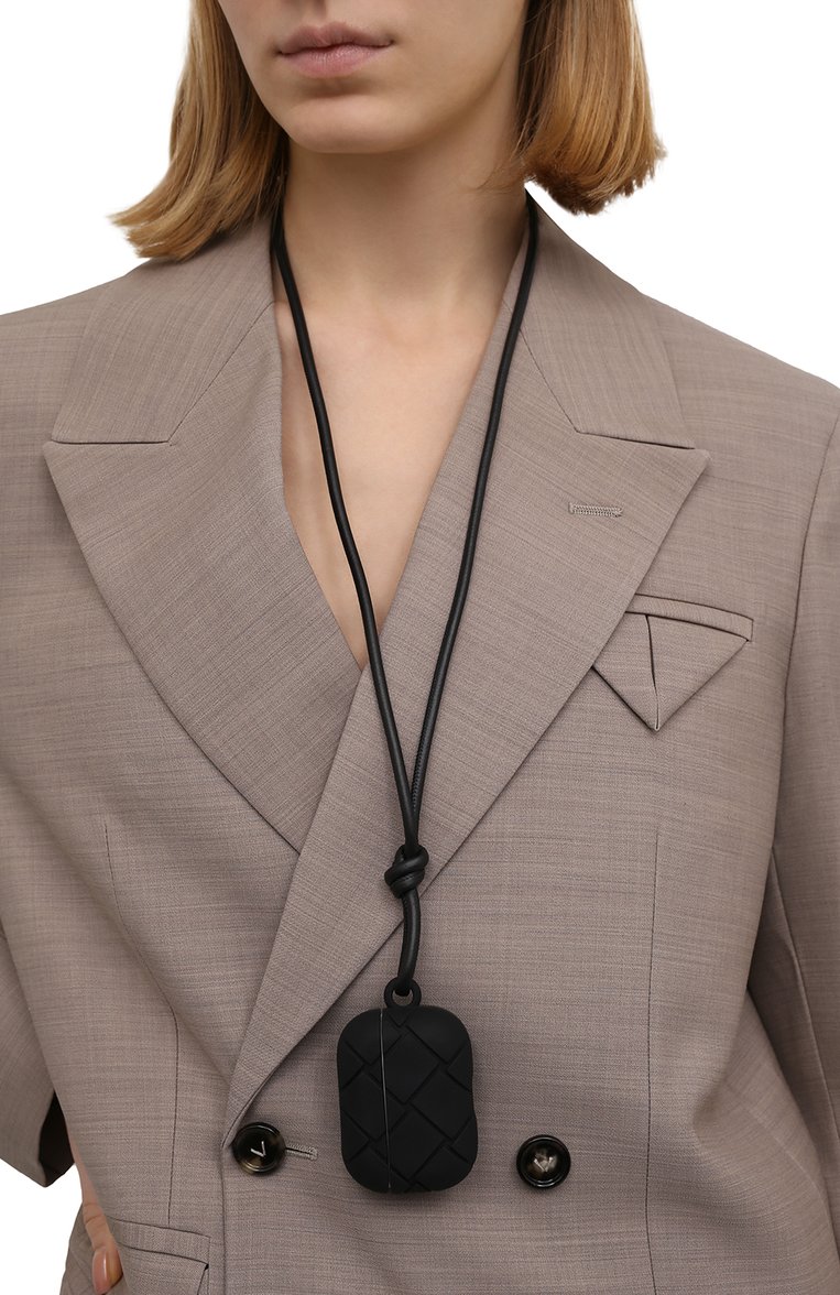 Чехол для airpods pro BOTTEGA VENETA черного цвета, арт. 670190/V0EY1 | Фото 2 (Материал: Пластик; Региональные ограничения белый список (Axapta Mercury): Не проставлено; Нос: Не проставлено)