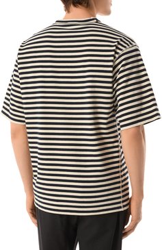 Мужская хлопковая футболка DOLCE & GABBANA черно-белого цвета, арт. G8RG6T/G7K3P | Фото 4 (Драгоценные камни: Проставлено; Материа�л сплава: Проставлено; Материал внешний: Хлопок; Рукава: Короткие; Стили: Кэжуэл; Принт: С принтом; Длина (для топов): Стандартные; Мужское Кросс-КТ: Футболка-одежда; Кросс-КТ: Джерси)