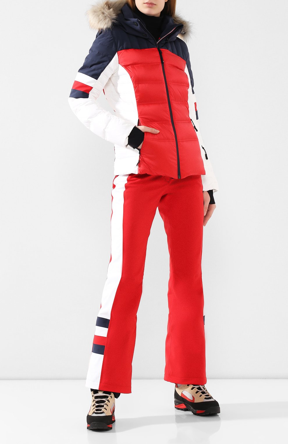 Пуховик rossignol TOMMY HILFIGER разноцветного цвета по цене 66990 руб., арт. WW0WW26369, фото 2 Пуховик rossignol TOMMY HILFIGER, арт. WW0WW26369, фото 2