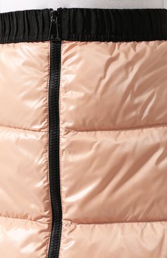 Женская пуховая юбка MONCLER светло-розового цвета, арт. E2-093-25905-00-C0065 | Фото 5 (Длина Ж (юбки, платья, шорты): Мини; Материал внешний: Синтетический материал; Женское Кросс-КТ: Юбка-одежда; Материал сплава: Проставлено; Материал подклада: Синтетический материал; Драгоценные камни: Проставлено; Материал утеплителя: Пух и перо; Статус проверки: Проверена категория)
