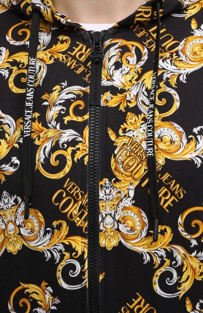 Хлопковая толстовка VERSACE JEANS COUTURE разноцветного цвета по цене 44750 руб., арт. B7GZA701-Z U P 301C0 PRINT ALL0VER/S0830, фото 5 Хлопковая толстовка VERSACE JEANS COUTURE, арт. B7GZA701-Z U P 301C0 PRINT ALL0VER/S0830, фото 5