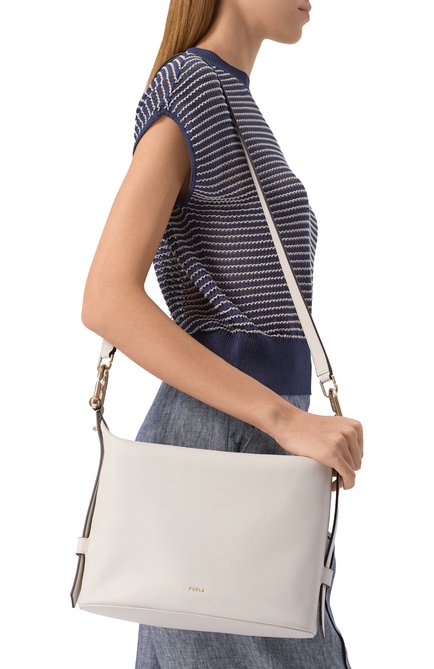 Женская сумка furla nuvola medium FURLA белого цвета, арт. WB01656/BX2045 | Фото 2 (Драгоценные камни: Проставлено; Размер: medium; Ремень/цепочка: На ремешке; Материал сплава: Проставлено; Материал: Натуральная кожа)