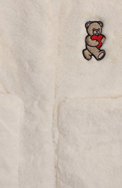 Жилет из экомеха MOSCHINO белого цвета по цене 24000 руб., арт. HDS052/LIA02/4-8, фото 3 Жилет из экомеха MOSCHINO, арт. HDS052/LIA02/4-8, фото 3
