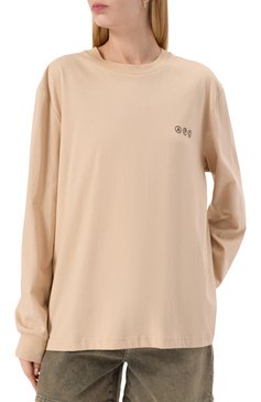 Женская хлопковый лонгслив A.P.C. бежевого цвета, арт. C0HBM-M26438 | Фото 3 (Драгоценные камни: Проставлено; Длина (для топов): Стандартные; Рукава: Длинные; Материал сплава: Проставлено; Стили: Кэжуэл; Материал внешний: Хлопок; Принт: С принтом)