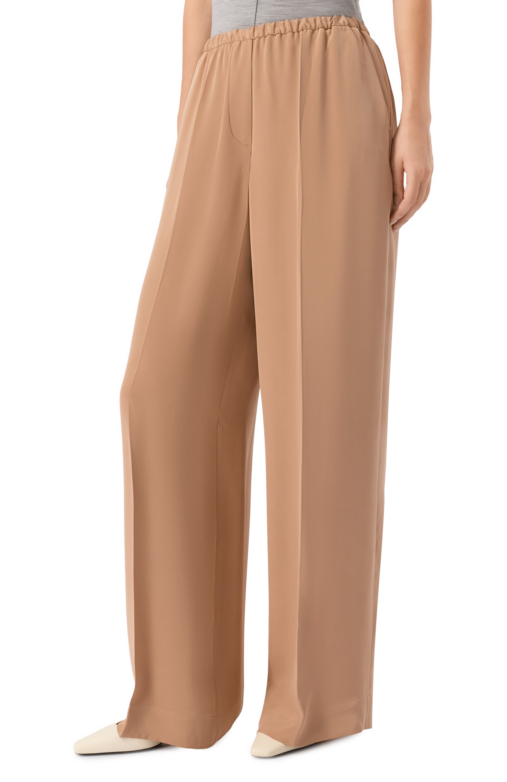 Шелковые брюки 12 STOREEZ бежевого цвета по цене 32000 руб., арт. 132597, фото 3 Шелковые брюки 12 STOREEZ, арт. 132597, фото 3