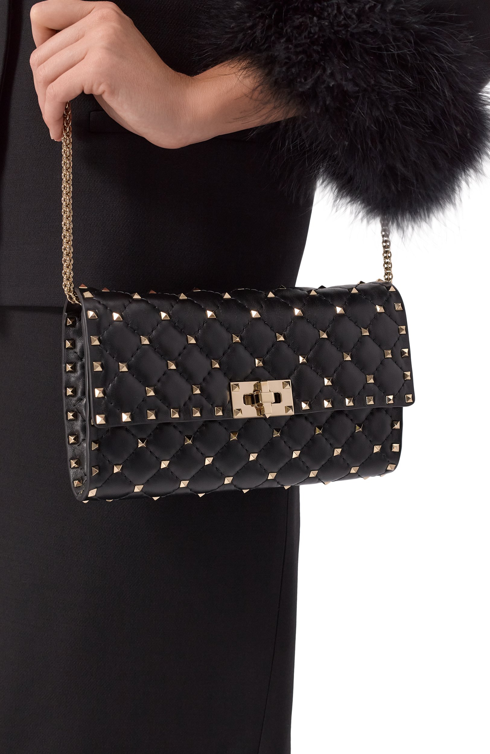 Сумка rockstud spike VALENTINO черного цвета по цене 243000 руб., арт. 9W2B0137/NAP, фото 2 Сумка rockstud spike VALENTINO, арт. 9W2B0137/NAP, фото 2