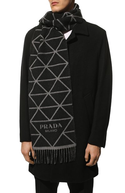 Кашемировый шарф PRADA серого цвета по цене 86000 руб., арт. 2FS013-2D3G-F0700-OOO, фото 3 Кашемировый шарф PRADA, арт. 2FS013-2D3G-F0700-OOO, фото 3