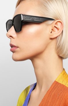 Женские солнцезащитные очки DIOR EYEWEAR черного цвета, арт. DI0RID1 807 | Фото 2 (Региональные ограничения белый список (Axapta Mercury): RU; Тип очков: С/з; Оптика Гендер: оптика-женское; Очки форма: Прямоугольные)