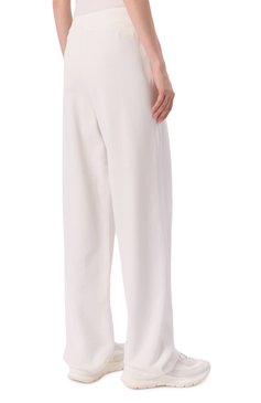 Женские хлопковые брюки EMPORIO ARMANI белого цвета, арт. EW000888/AF12538 | Фото 4 (Материал сплава: Проставлено; Драгоценные камни: Проставлено; Длина (брюки, джинсы): Стандартные; Силуэт Ж (брюки и джинсы): Широкие; Женское Кросс-КТ: Брюки-одежда; Стили: Спорт-шик; Материал внешний: Хлопок)