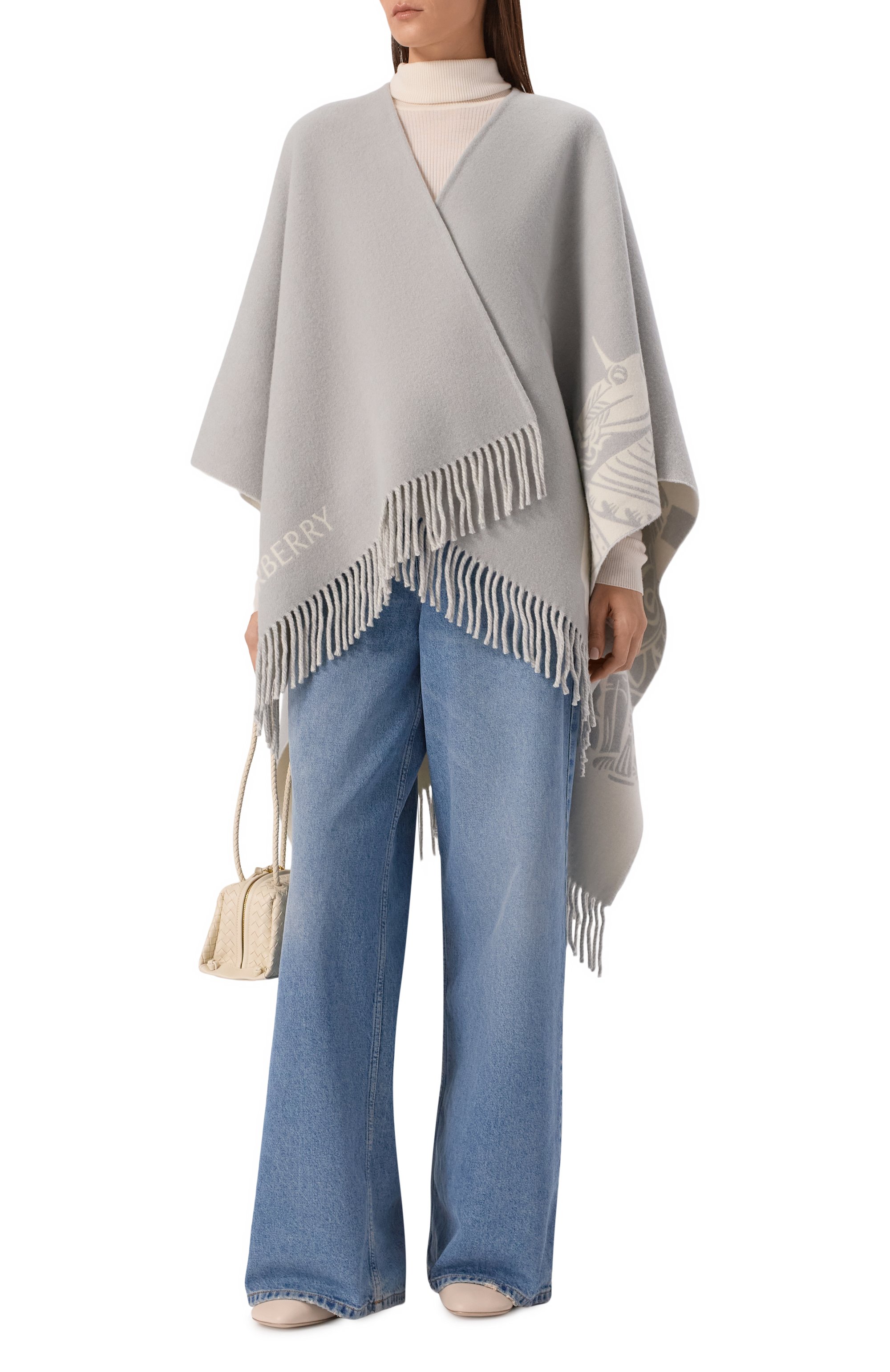 Пончо из шерсти и кашемира BURBERRY серого цвета по цене 223500 руб., арт. 8110228, фото 2 Пончо из шерсти и кашемира BURBERRY, арт. 8110228, фото 2