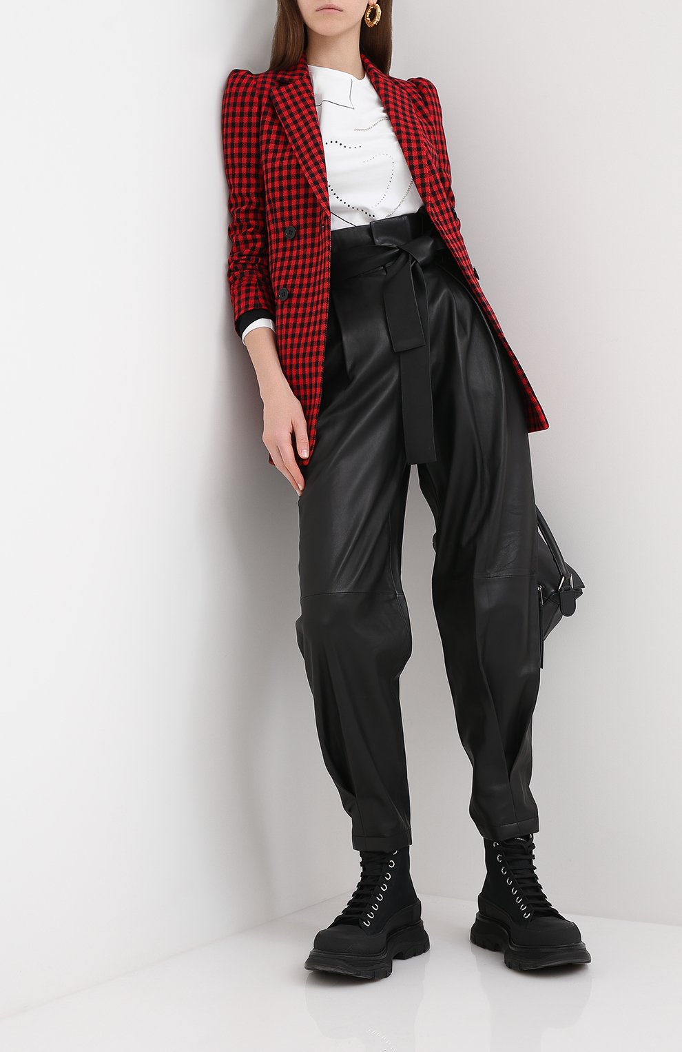 Кожаные брюки REDVALENTINO черного цвета по цене 77750 руб., арт. UR3NF00G/5BW, фото 2 Кожаные брюки REDVALENTINO, арт. UR3NF00G/5BW, фото 2