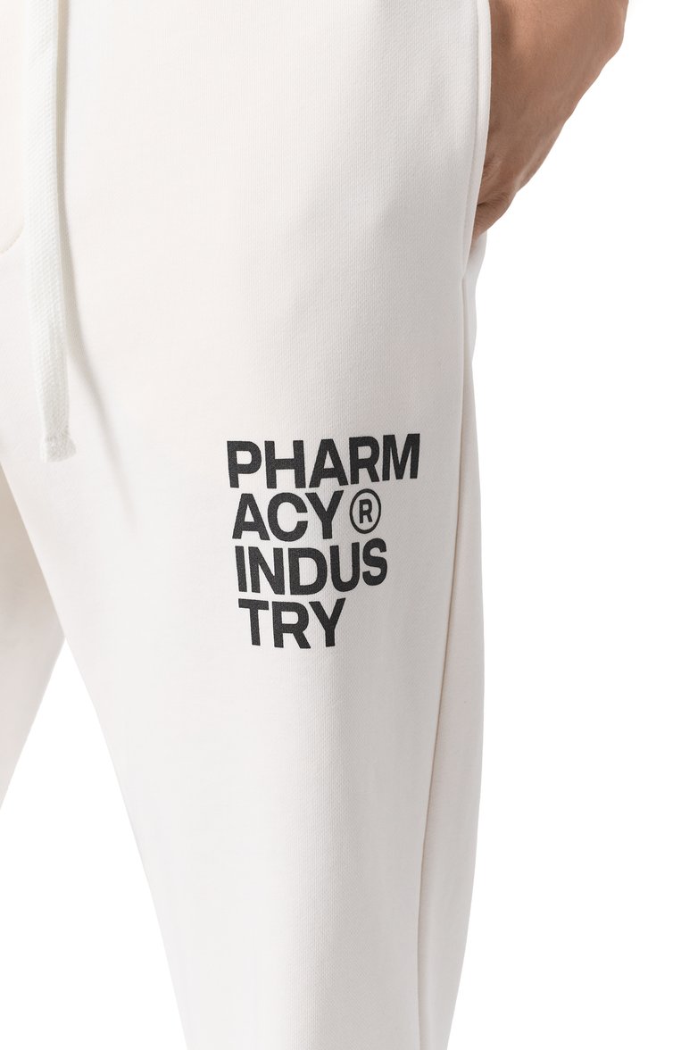 Мужские хлопковые джоггеры PHARMACY INDUSTRY белого цвета, арт. PHABM00174 | Фото 5 (Длина (брюки, джинсы): Стандартные; Материал внешний: Хлопок, Синтетический материал; Стили: Кэжуэл; Силуэт М (брюки): Джоггеры; Автоматизация состава: Проставлено; Автоматизация ТО: Проставлено)