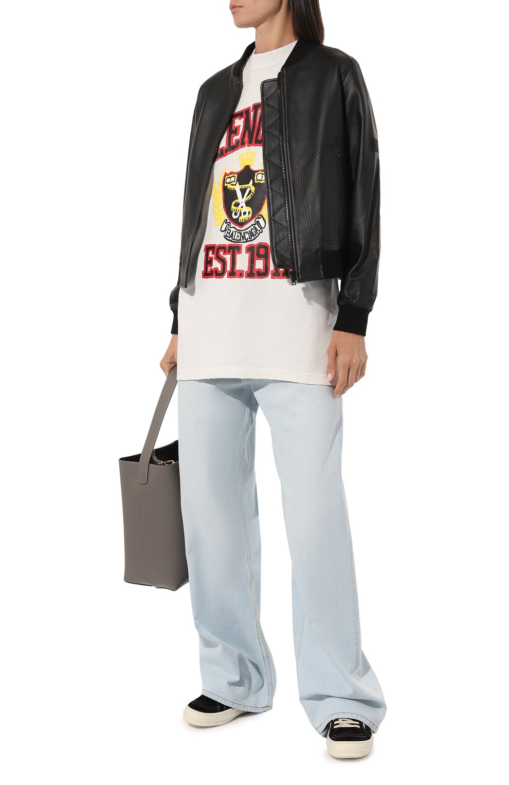Хлопковая футболка BALENCIAGA белого цвета по цене 89650 руб., арт. 739784 T0VK1, фото 2 Хлопковая футболка BALENCIAGA, арт. 739784 T0VK1, фото 2
