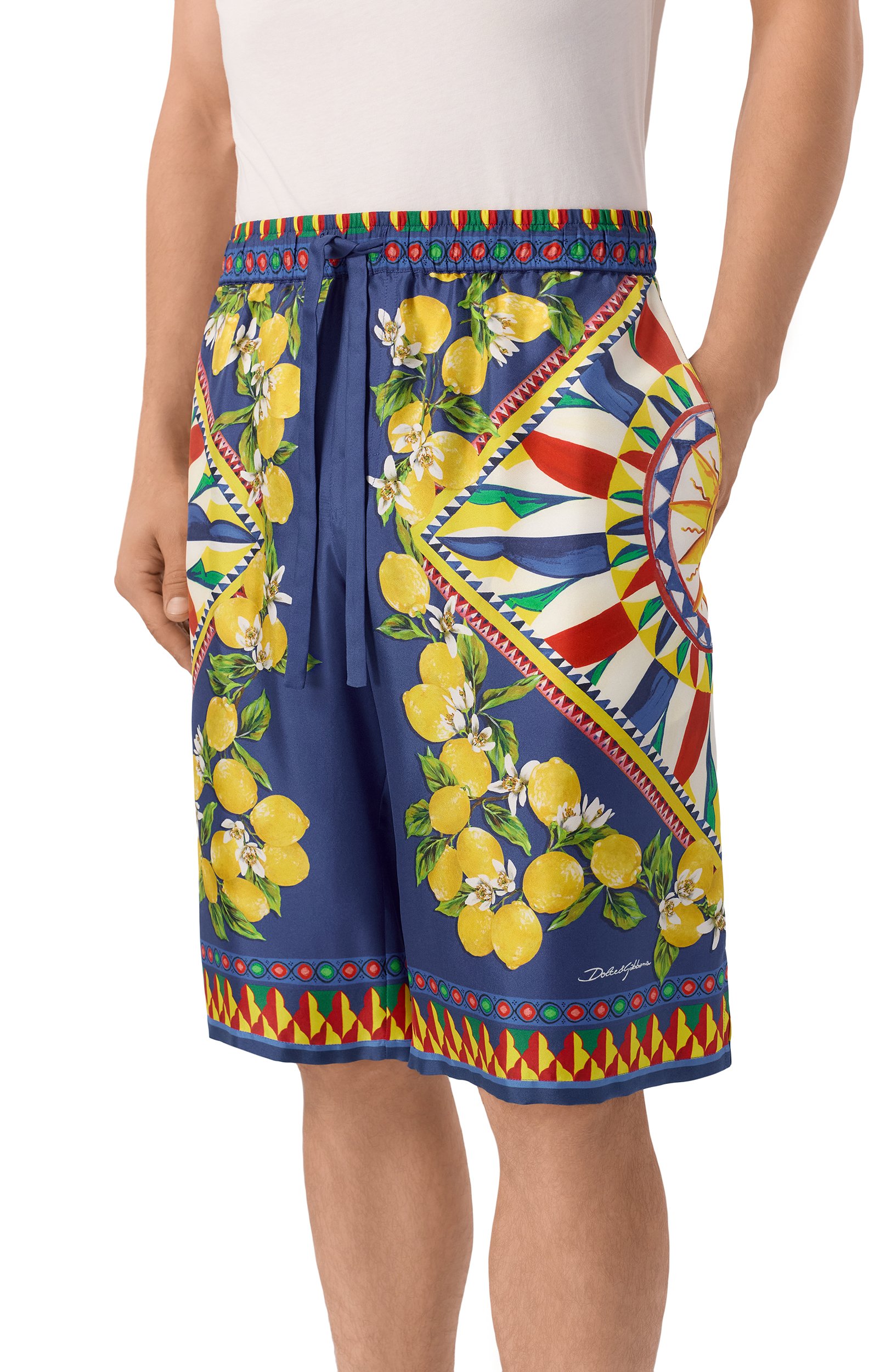 Шелковые шорты DOLCE & GABBANA разноцветного цвета по цене 139500 руб., арт. GV37AT/HI14K, фото 3 Шелковые шорты DOLCE & GABBANA, арт. GV37AT/HI14K, фото 3