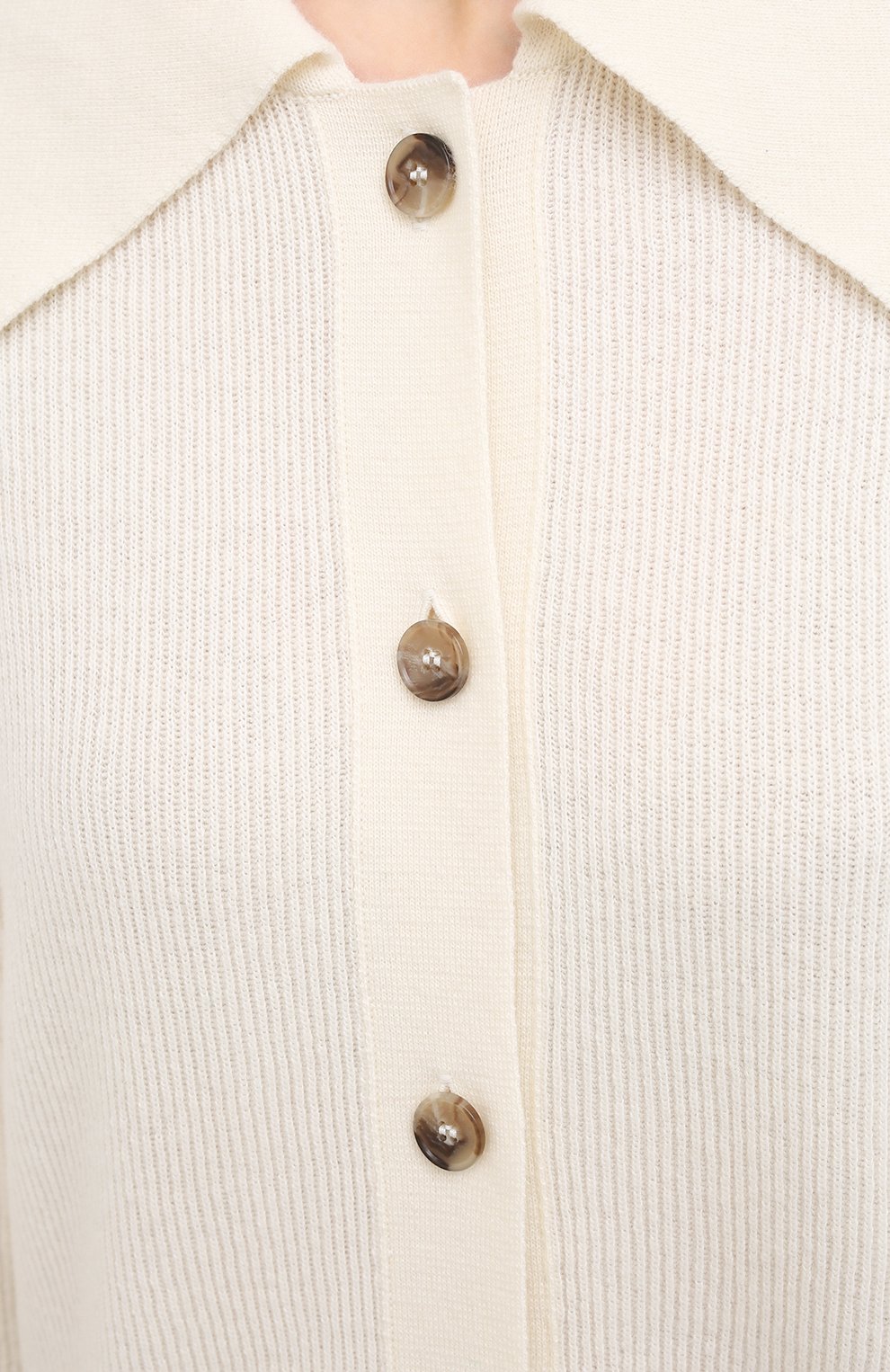 Кардиган NANUSHKA кремового цвета по цене 38150 руб., арт. DARLA_CREME_SUSTAINABLE CASHMERE KNIT, фото 5 Кардиган NANUSHKA, арт. DARLA_CREME_SUSTAINABLE CASHMERE KNIT, фото 5