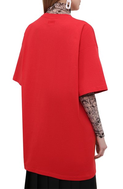 Хлопковая футболка VETEMENTS кораллового цвета по цене 47450 руб., арт. UE51TR810R 1611/W, фото 4 Хлопковая футболка VETEMENTS, арт. UE51TR810R 1611/W, фото 4