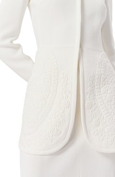 Женский жакет из вискозы GIAMBATTISTA VALLI белого цвета, арт. 25SSSVCA6020/91EMB | Фото 5 (Автоматизация ТО: Проставлено; Рукава: Длинные; Автоматизация состава: Проставлено; Материал внешний: Вискоза; Длина (для топов): Удлиненные; Женское Кросс-КТ: Жакет-одежда; Случай: Вечерний; 1-2-бортные: Однобортные; Стили: Классический)