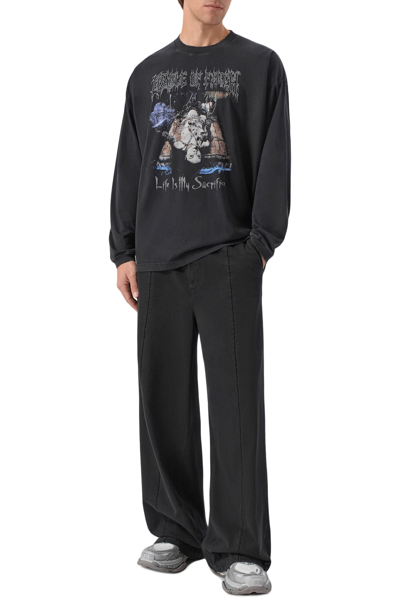 Хлопковый лонгслив VETEMENTS черного цвета по цене 109500 руб., арт. MH27LS206B, фото 2 Хлопковый лонгслив VETEMENTS, арт. MH27LS206B, фото 2
