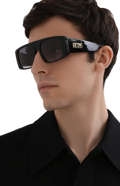 Солнцезащитные очки GCDS черного цвета по цене 21250 руб., арт. GD0006 01B, фото 3 Солнцезащитные очки GCDS, арт. GD0006 01B, фото 3