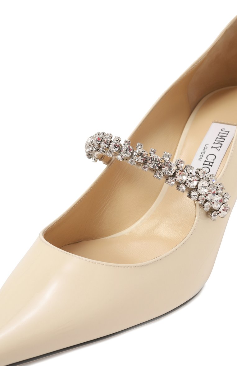 Женские кожаные туфли bing pump 65 JIMMY CHOO кремвого цвета, арт. BING PUMP 65/PAT | Фото 7 (Каблук высота: Средний; Подошва: Плоская; Материал внешний: Натуральная кожа; Драгоценные камни: Проставлено; Материал внутренний: Натуральная кожа; Материал сплава: Проставлено; Каблук тип: Шпилька)
