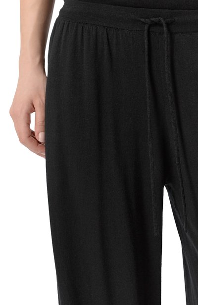 Брюки из шерсти и кашемира ADDICTED черного цвета по цене 29600 руб., арт. AD2548, фото 5 Брюки из шерсти и кашемира ADDICTED, арт. AD2548, фото 5