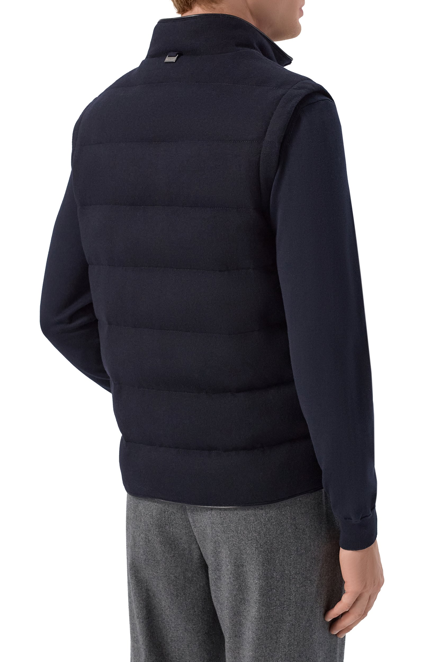Утепленный жилет CORNELIANI темно-синего цвета по цене 118000 руб., арт. 28C5U0/2A20111, фото 4 Утепленный жилет CORNELIANI, арт. 28C5U0/2A20111, фото 4