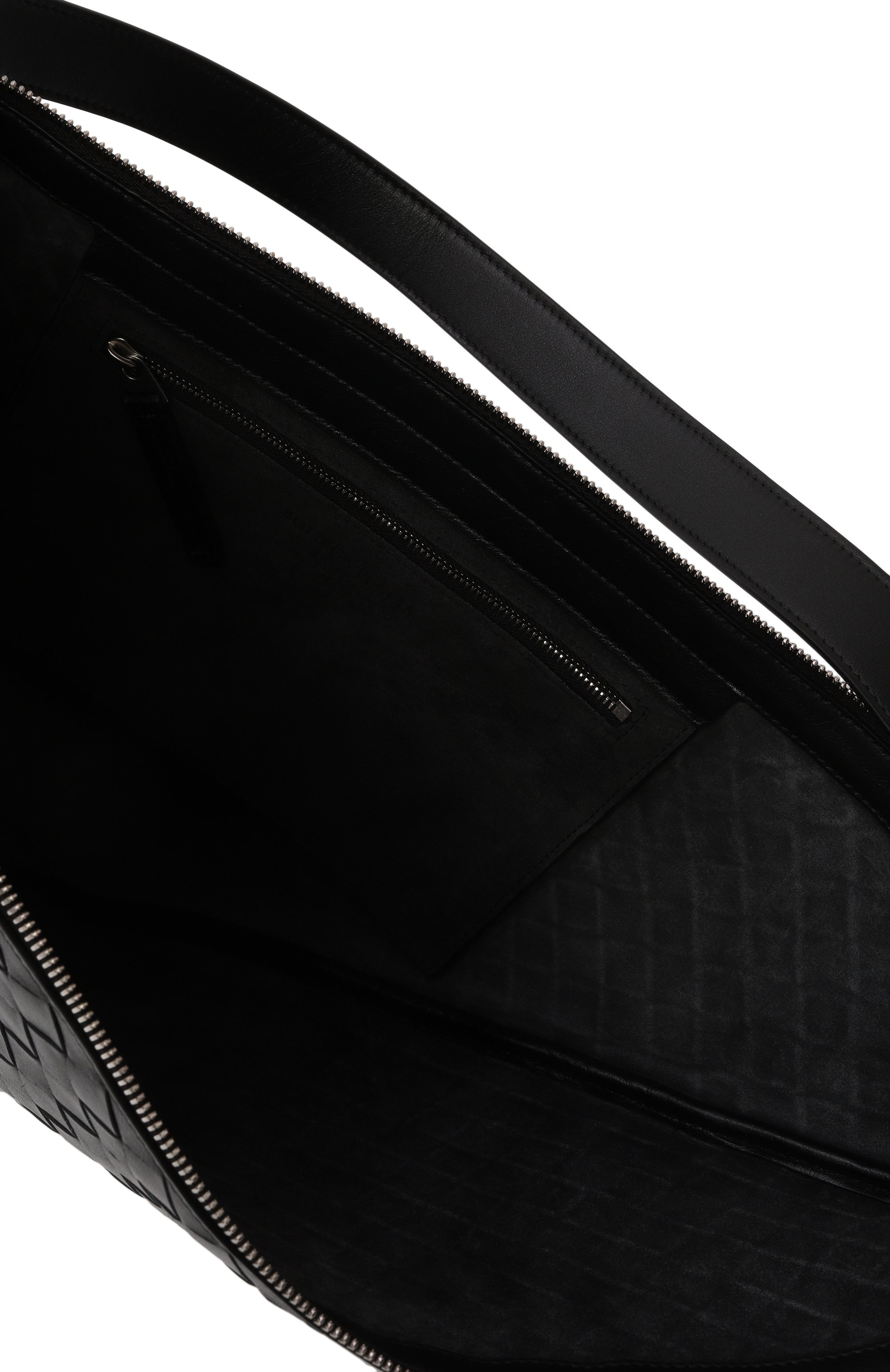 Сумка virgule BOTTEGA VENETA черного цвета по цене 385000 руб., арт. 743574/V2HL1, фото 5 Сумка virgule BOTTEGA VENETA, арт. 743574/V2HL1, фото 5