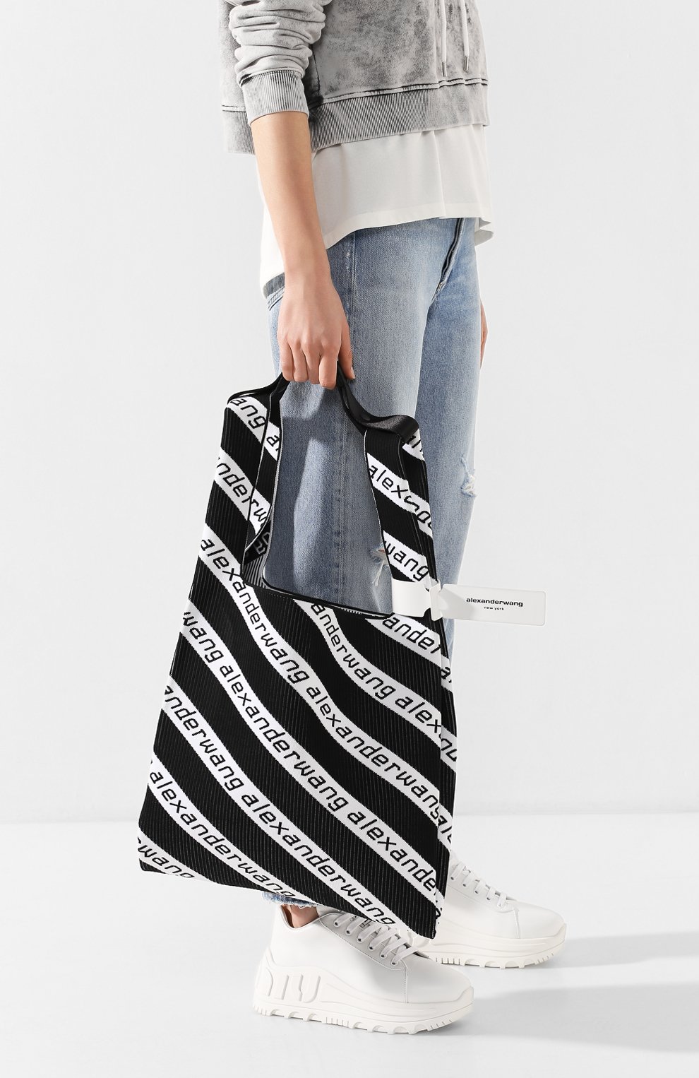 Сумка-шопер ALEXANDER WANG черно-белого цвета по цене 58700 руб., арт. 20C120R239, фото 2 Сумка-шопер ALEXANDER WANG, арт. 20C120R239, фото 2