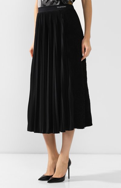 Плиссированная юбка VALENTINO черного цвета по цене 156500 руб., арт. SB3MD00W4TG, фото 3 Плиссированная юбка VALENTINO, арт. SB3MD00W4TG, фото 3