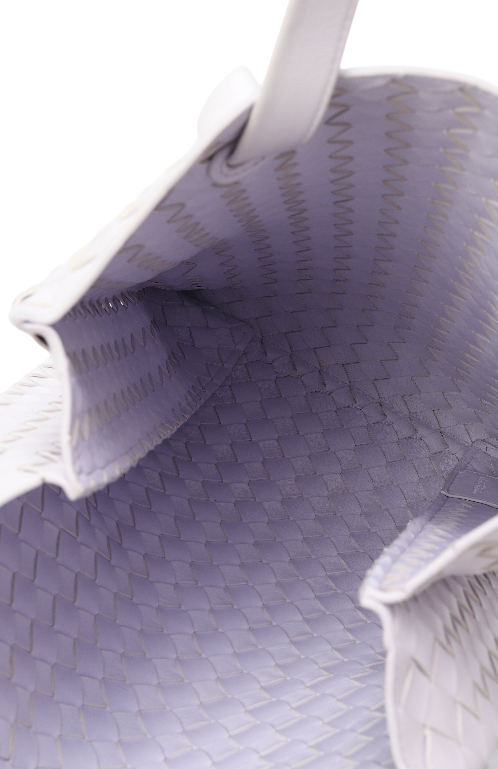 Сумка-тоут tie BOTTEGA VENETA светло-сиреневого цвета по цене 199500 руб., арт. 690502/V1FG1, фото 5 Сумка-тоут tie BOTTEGA VENETA, арт. 690502/V1FG1, фото 5